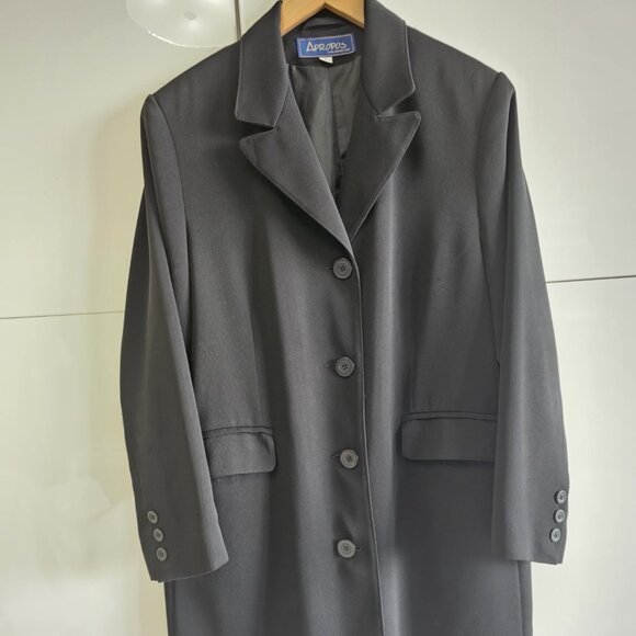Amazing VTG trench coat! - Picture 2 of 9